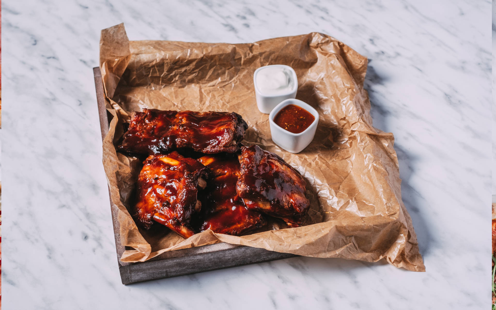 Grilovaná BBQ žebírka — La Fonduta
